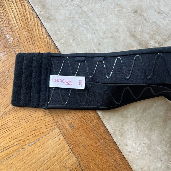 Casique ladies black strapless bra, NWOT 40 DD push-up style - Picture 3 of 11